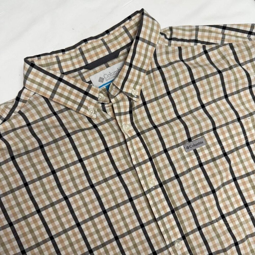 Columbia Shirt Men's Size XL Beige Plaid Long Sleeve Button Up Pocket Outdoors